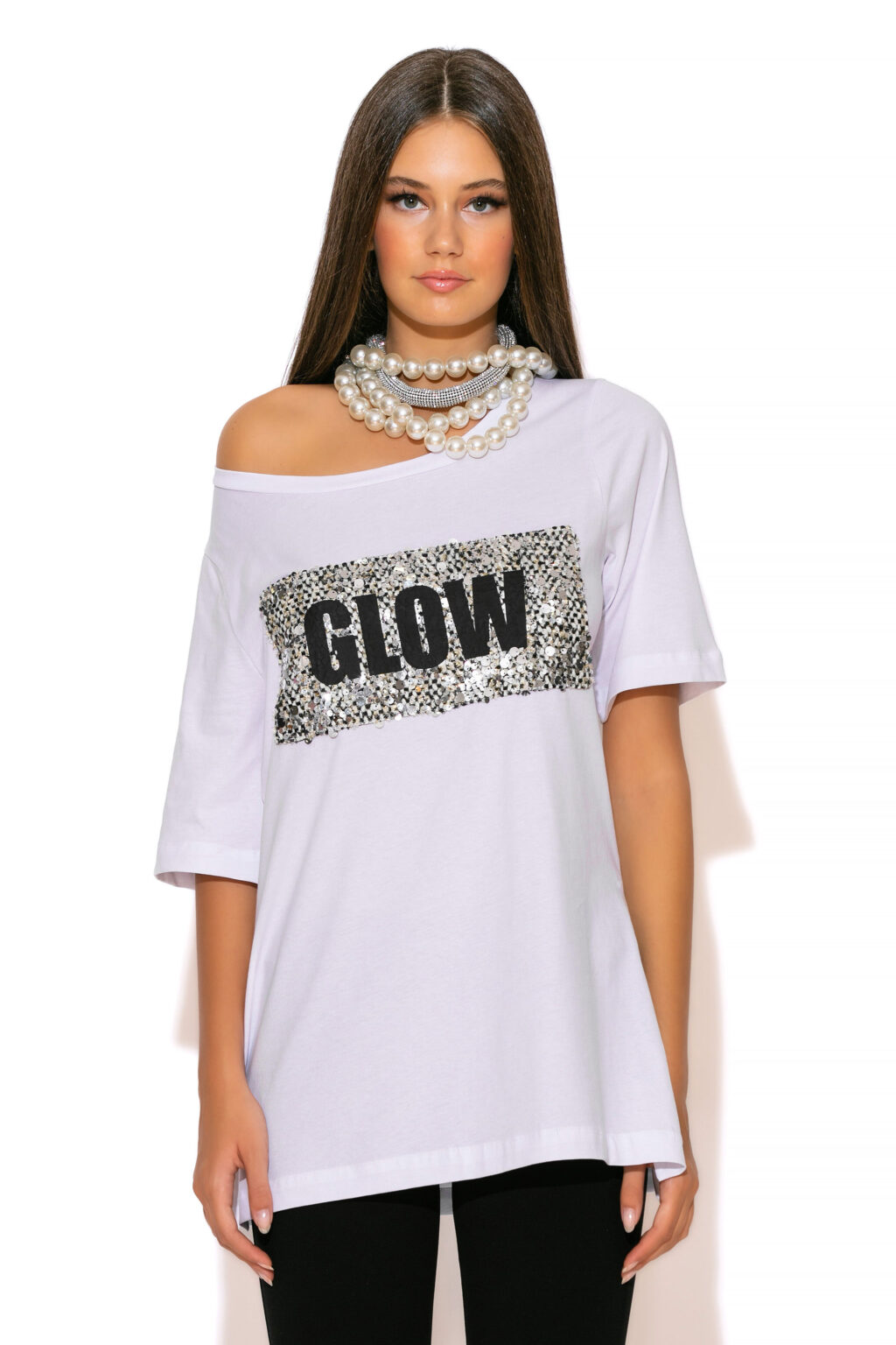 GOLD GLOW Logo embellished Sequined Motif T-shirt. Logo embellished Sequined Motif T-shirt loose fit T-shirt with Short sleeves and Round Neckline